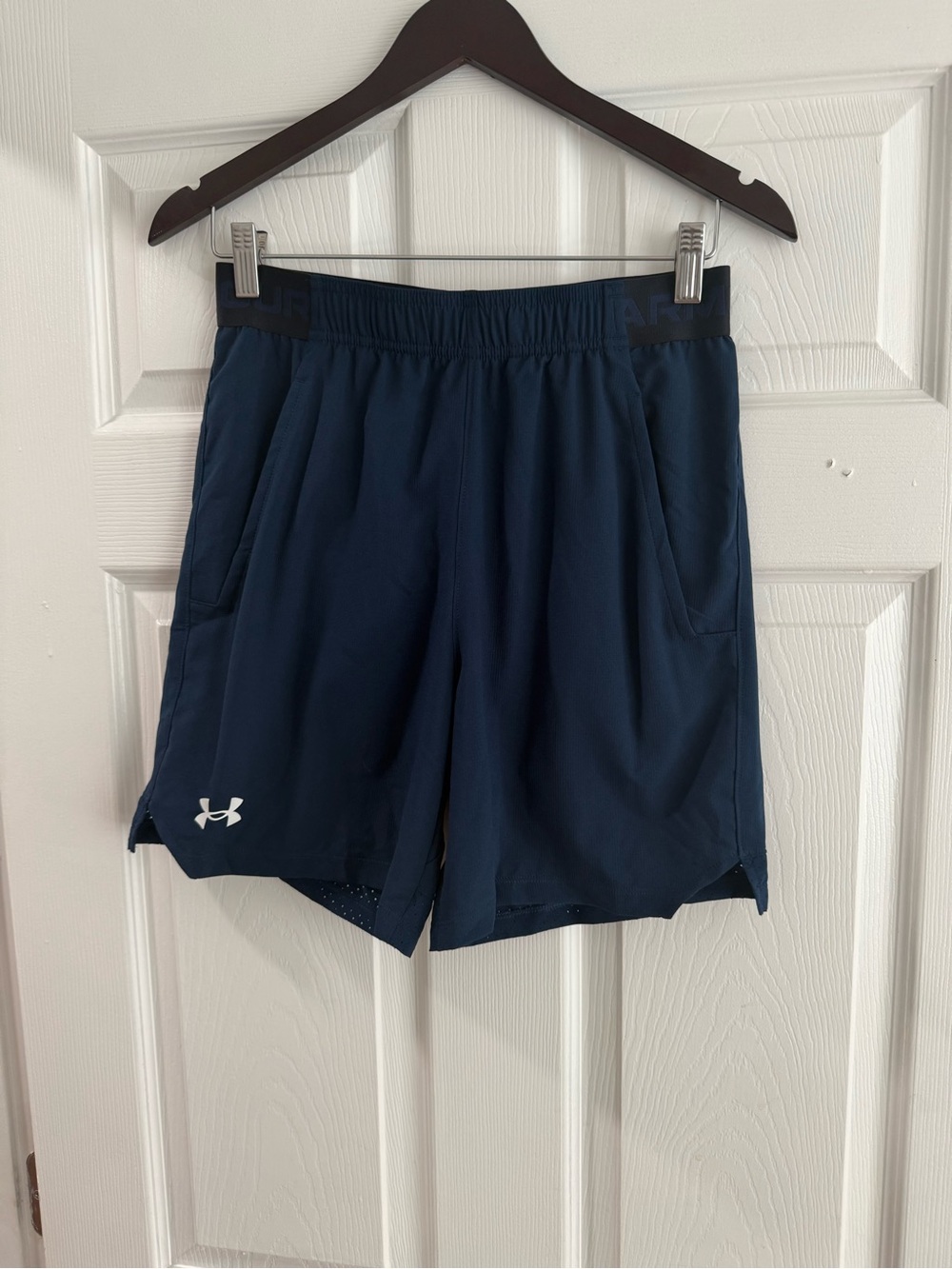 Under Armour Men's Navy Athletic Training Shorts with White Logo size S